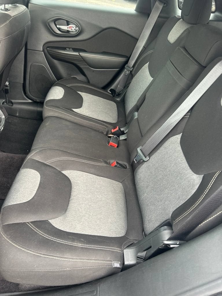 2017 Jeep Cherokee Altitude