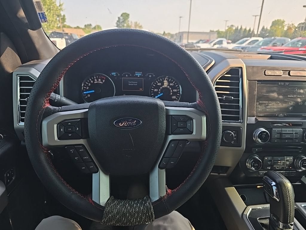 2015 Ford F-150 4WD SuperCrew 157" XLT w/HD Payload Pkg