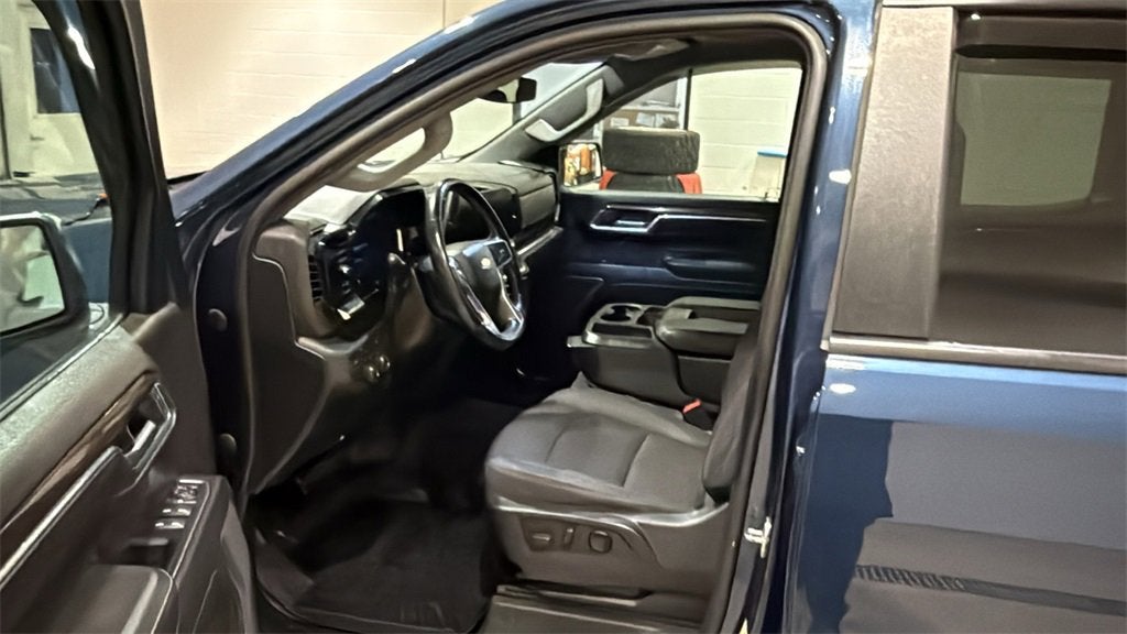 2022 Chevrolet Silverado 1500 LT (2FL)