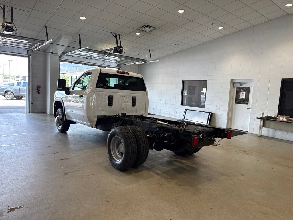 2026 GMC Sierra 3500 HD Chassis Cab Pro