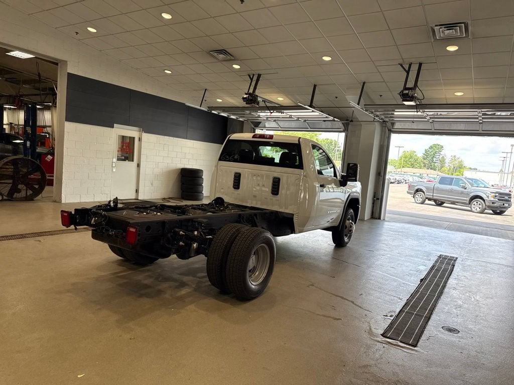 2026 GMC Sierra 3500 HD Chassis Cab Pro