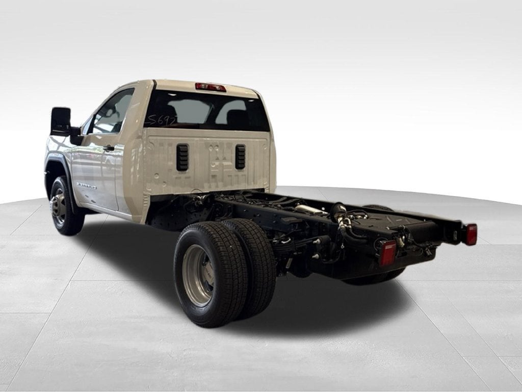 2026 GMC Sierra 3500 HD Chassis Cab Pro