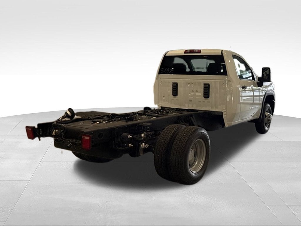 2026 GMC Sierra 3500 HD Chassis Cab Pro