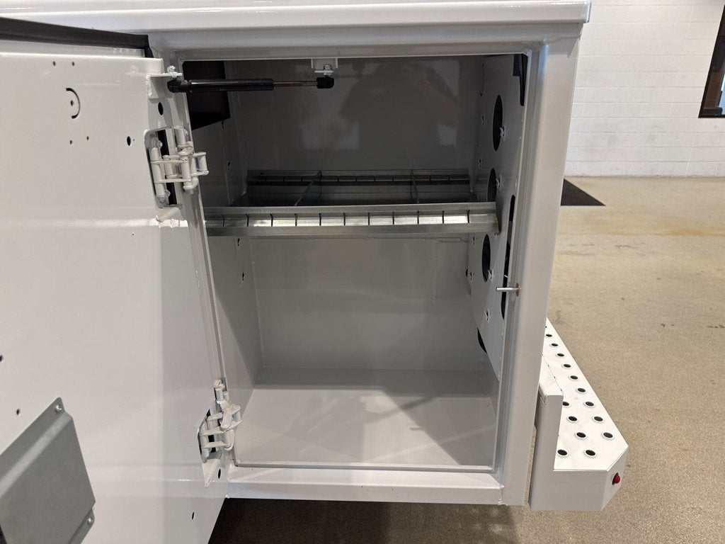 2025 GMC Sierra 3500 HD Chassis Cab Pro