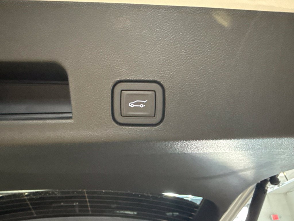 2027 GMC Acadia Denali Ultimate