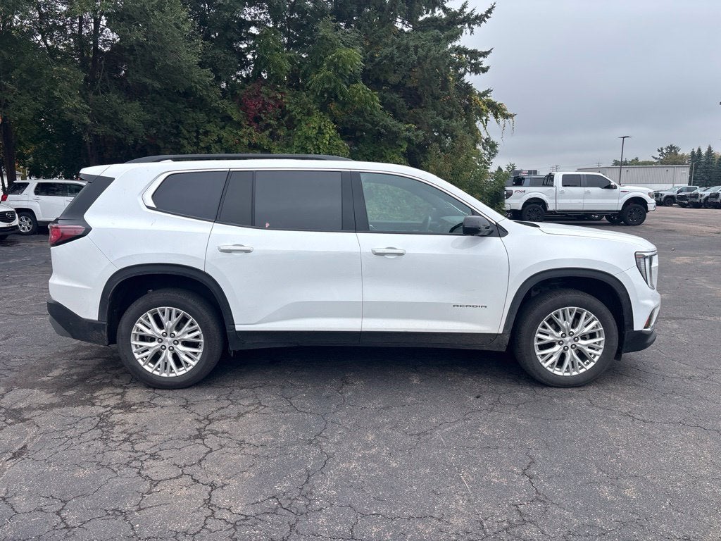 2024 GMC Acadia Elevation