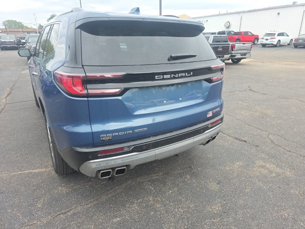 2024 GMC Acadia Denali