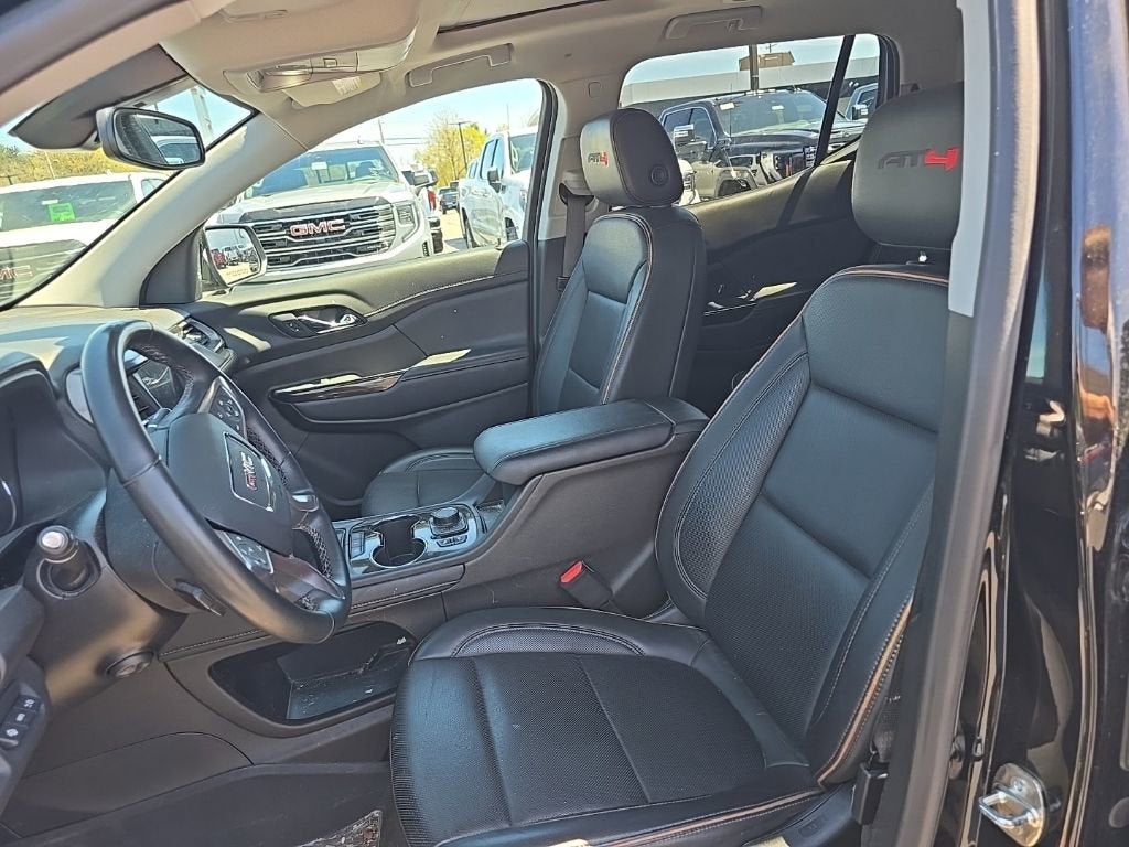2023 GMC Acadia AT4