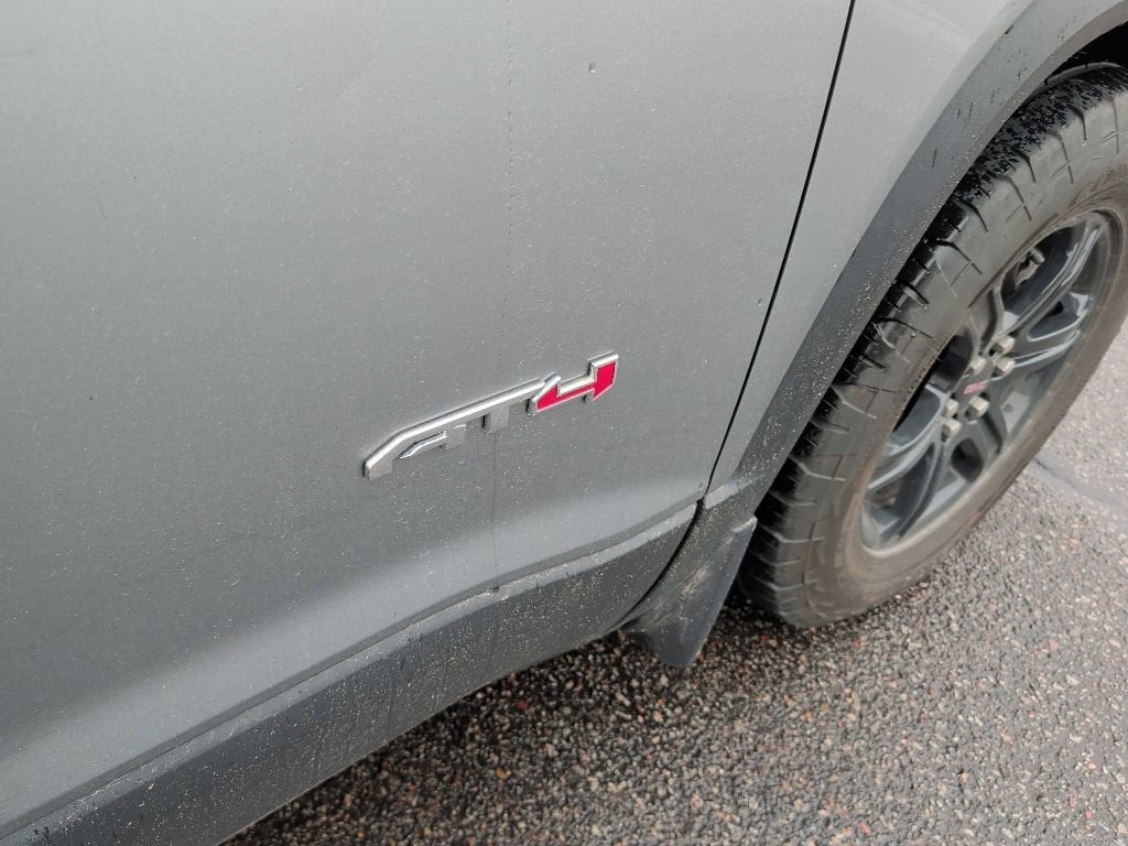 2023 GMC Acadia AT4