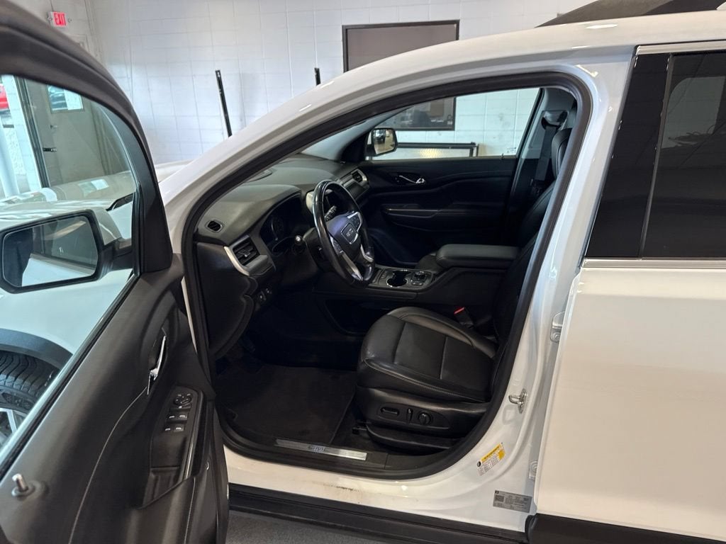 2021 GMC Acadia SLT