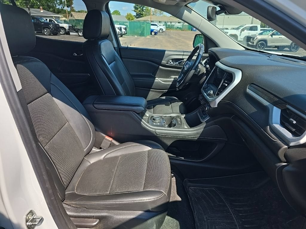 2021 GMC Acadia SLT