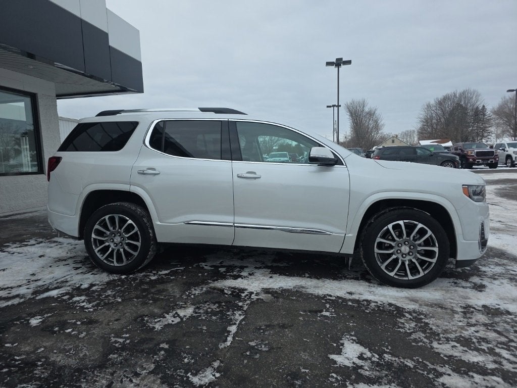 2023 GMC Acadia Denali