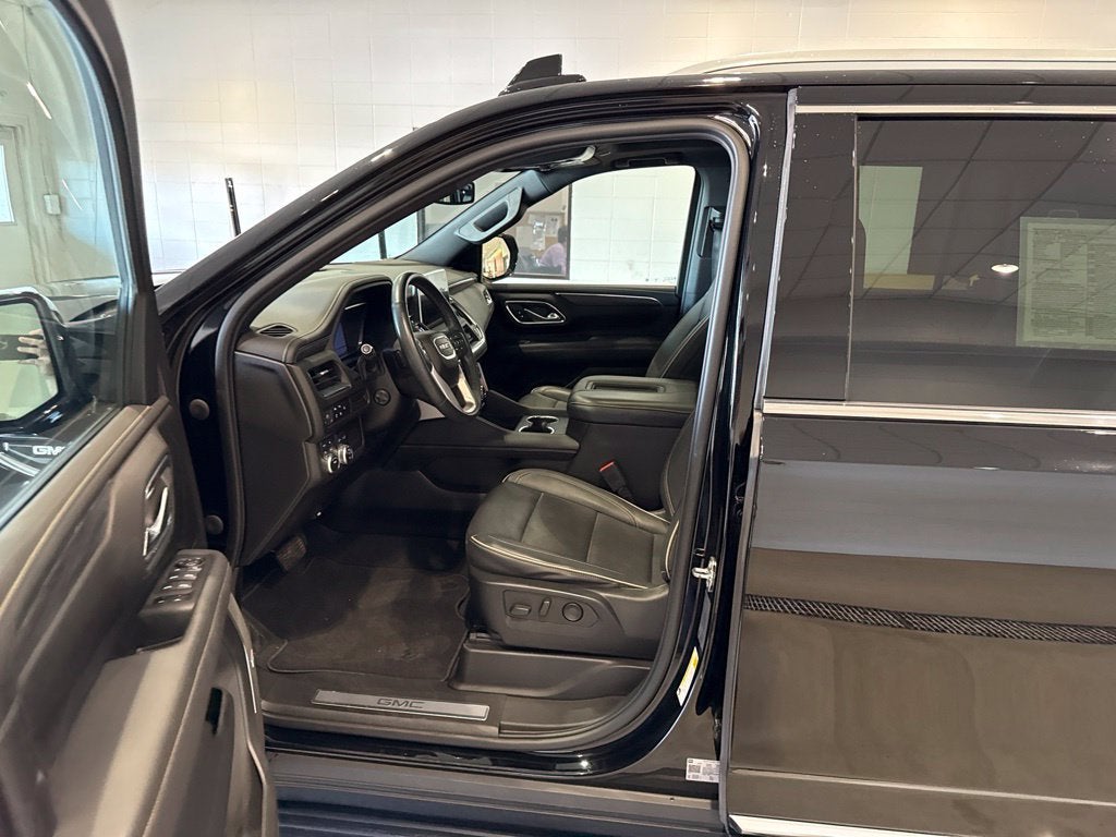 2023 GMC Yukon XL SLT