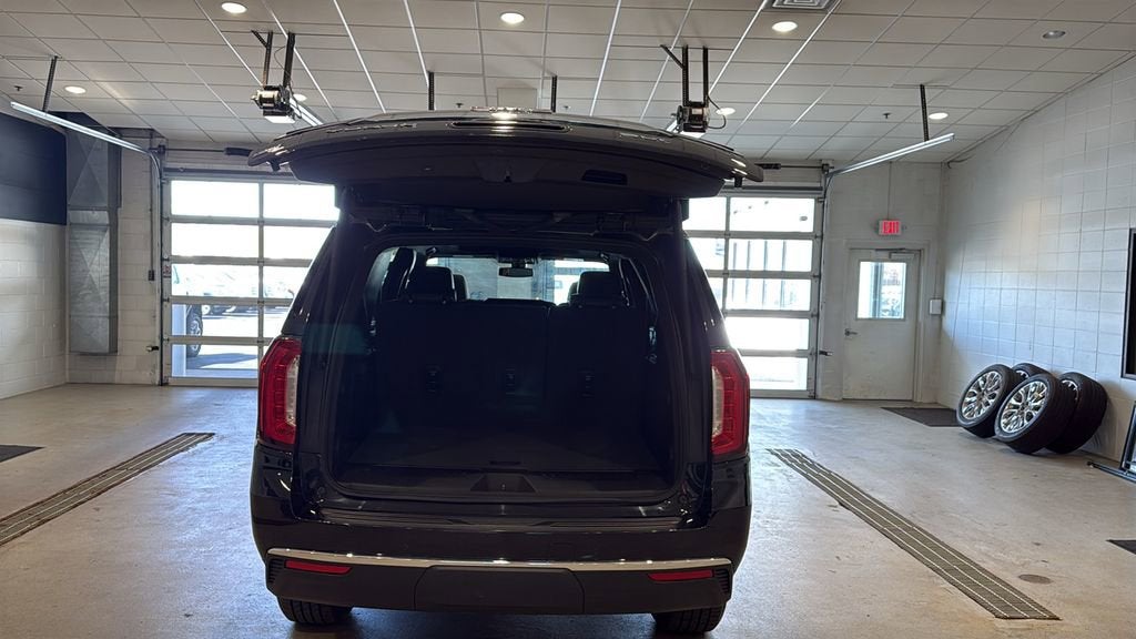 2022 GMC Yukon XL SLT