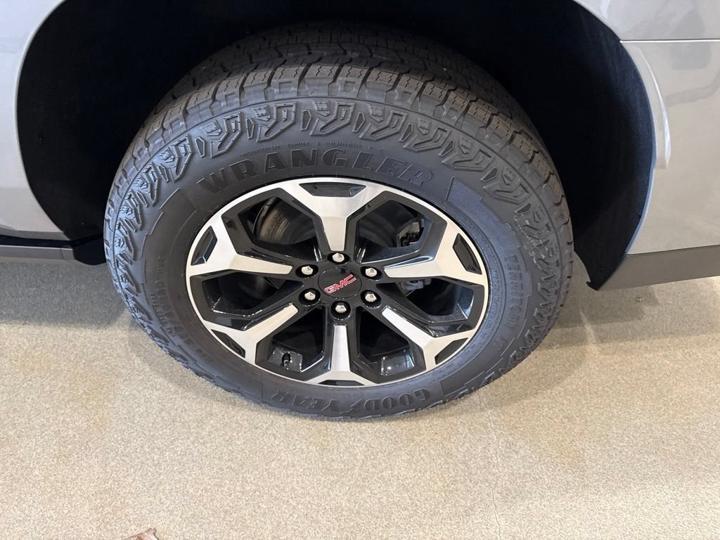 2026 GMC Yukon XL AT4 - Photo 10