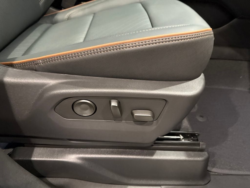 2026 GMC Yukon XL AT4 - Photo 13