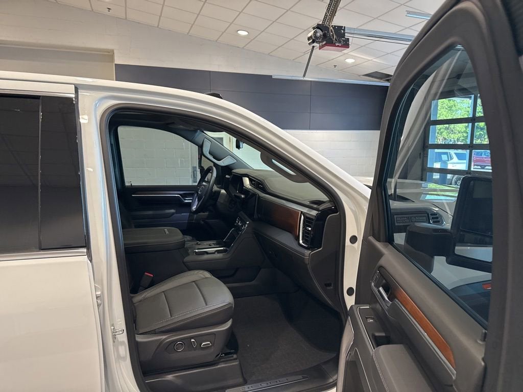 2025 GMC Sierra 3500 HD Denali
