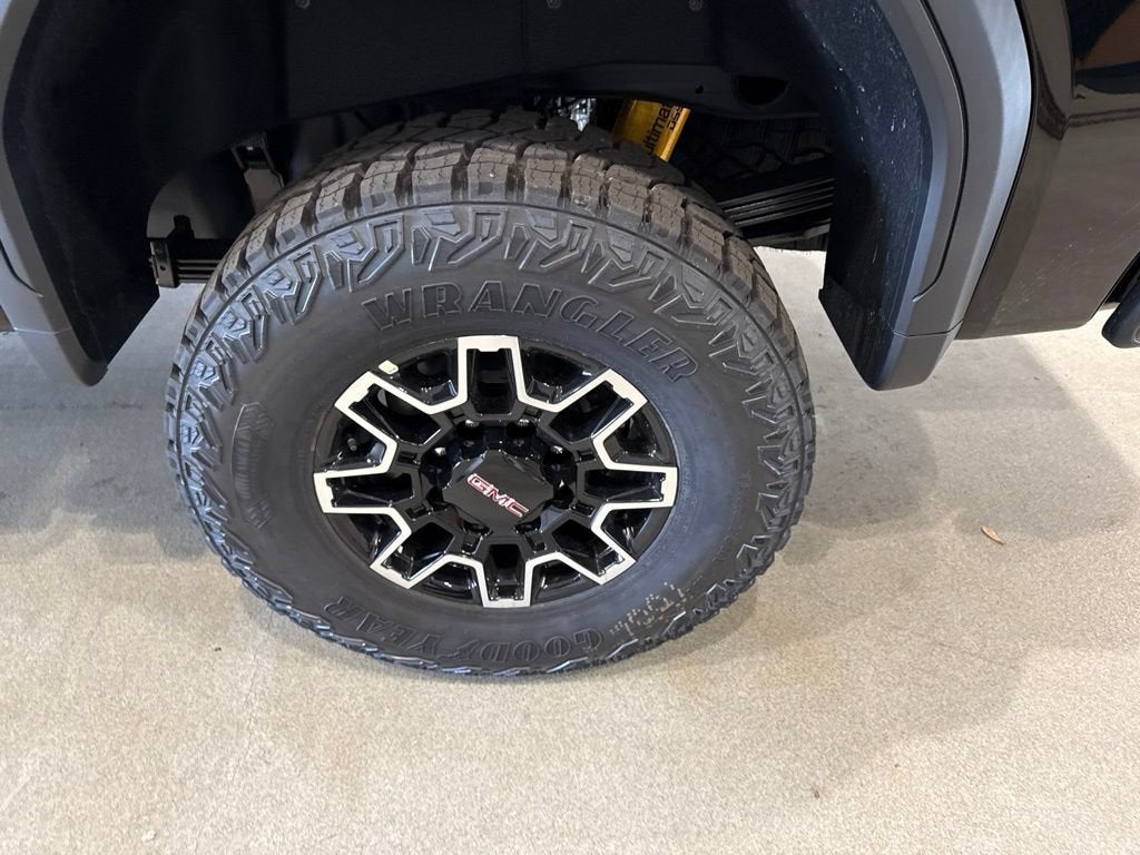 2026 GMC Sierra 2500HD AT4X - Photo 10