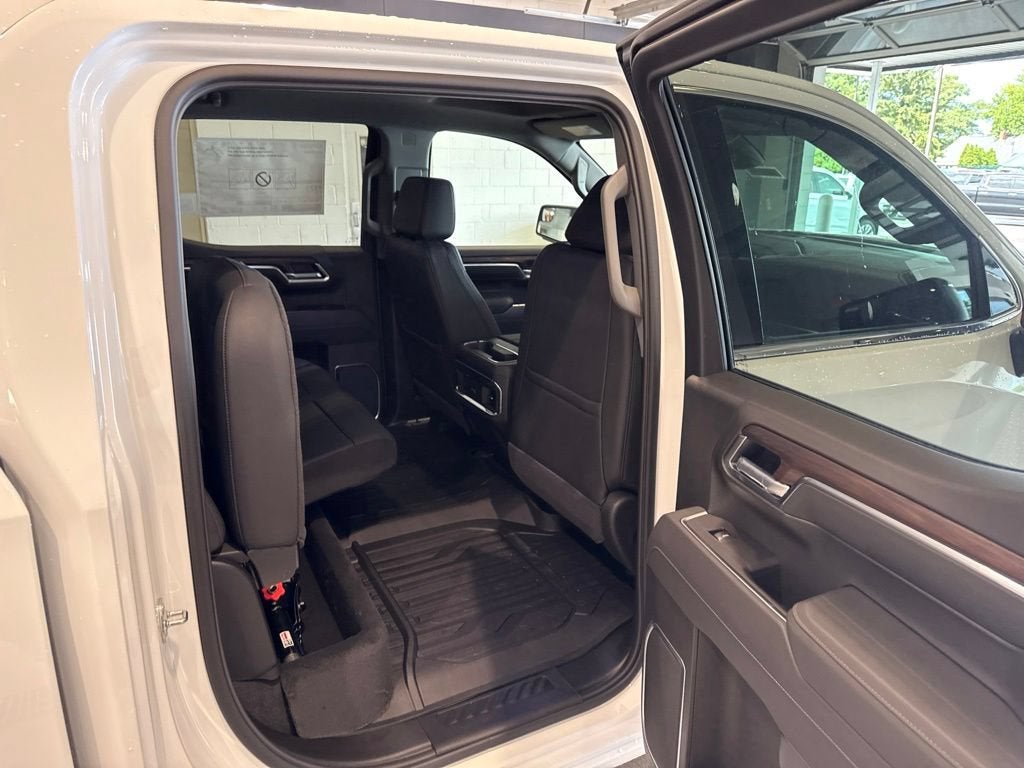 2026 GMC Sierra 1500 SLT - Photo 18