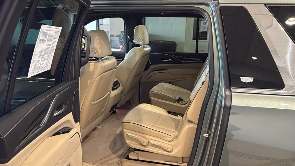 2023 Cadillac Escalade ESV Premium Luxury