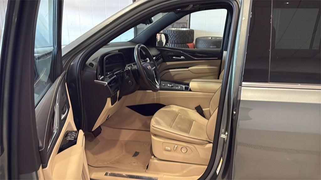 2023 Cadillac Escalade ESV Premium Luxury