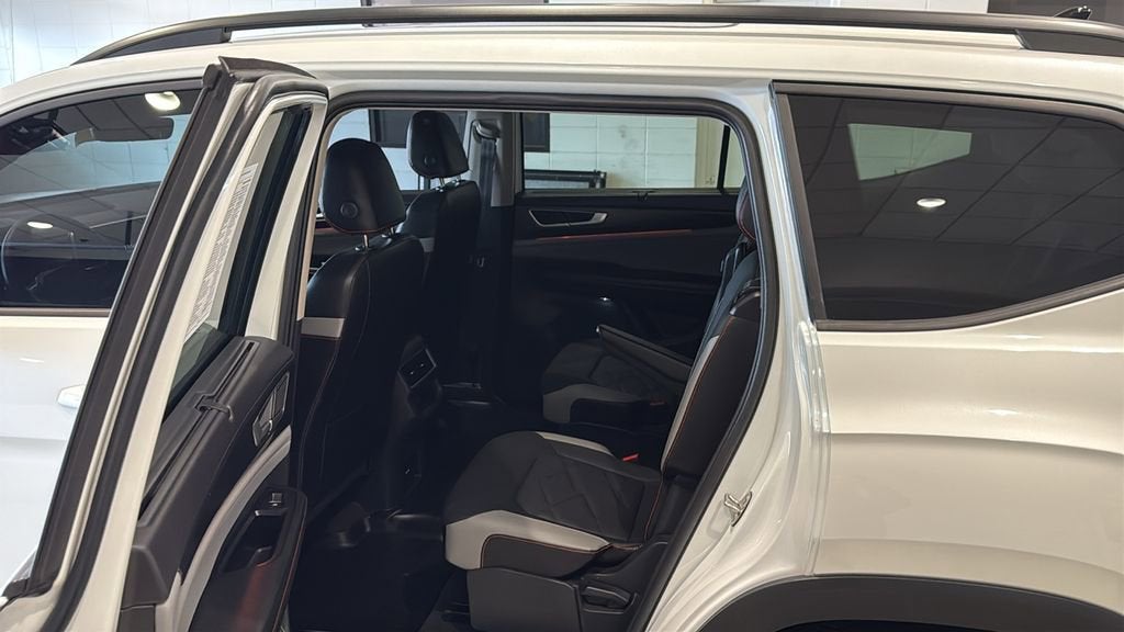 2024 Volkswagen Atlas 2.0T Peak Edition SEL
