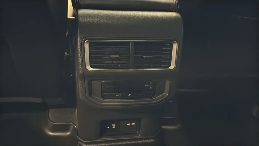 2024 Volkswagen Atlas 2.0T Peak Edition SEL