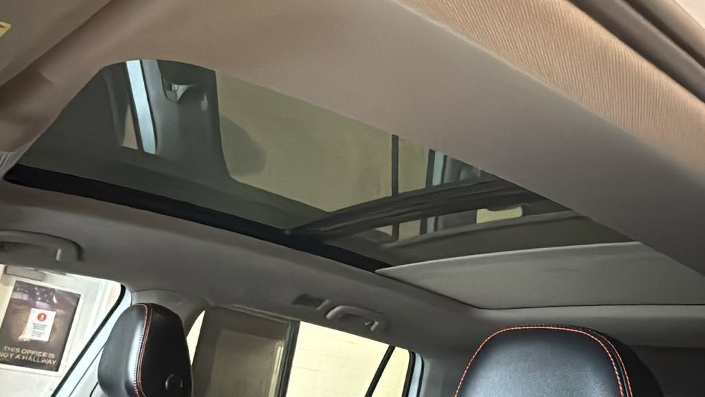 2024 Volkswagen Atlas 2.0T Peak Edition SEL