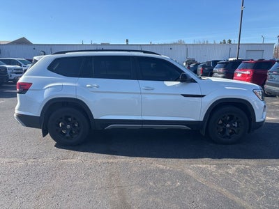 2024 Volkswagen Atlas 2.0T Peak Edition SEL