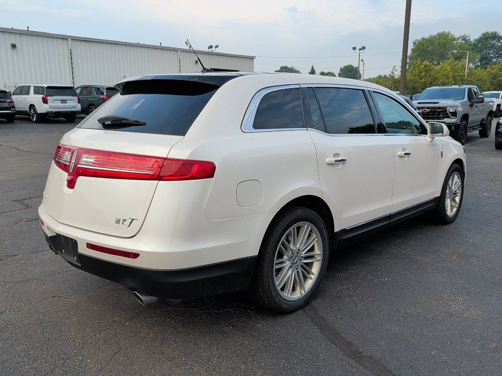 2018 Lincoln MKT Reserve