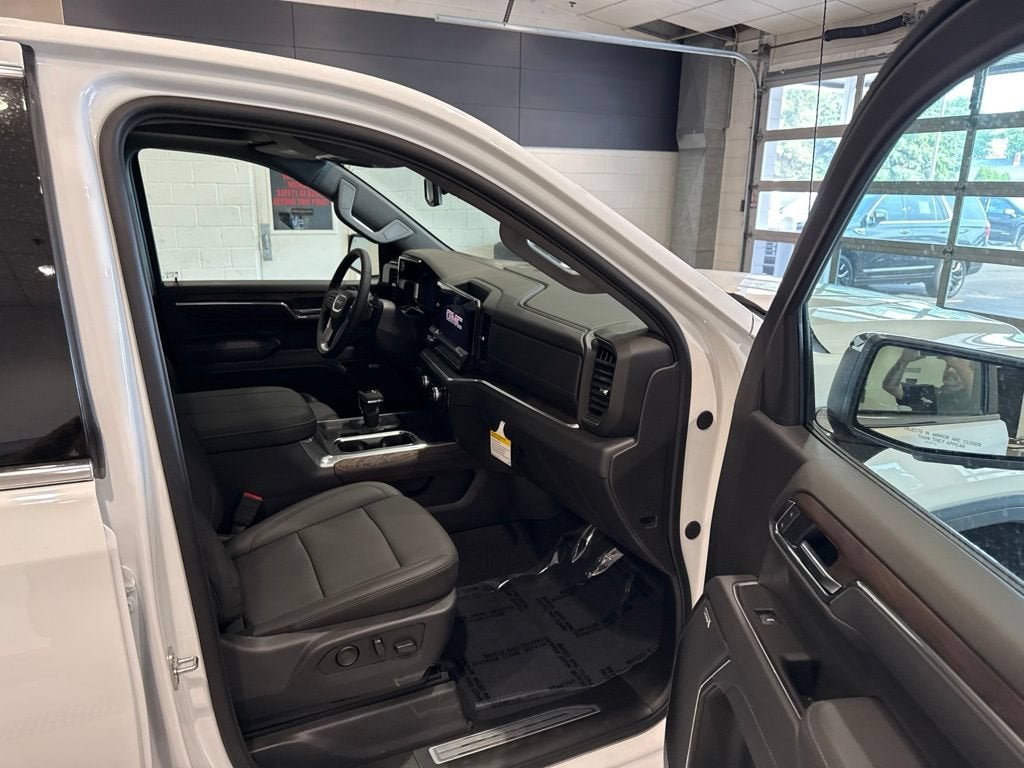 2026 GMC Sierra 1500 SLT - Photo 12