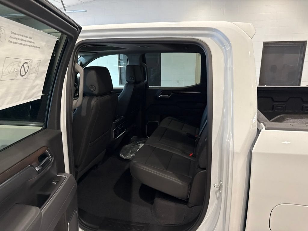 2026 GMC Sierra 1500 SLT - Photo 18
