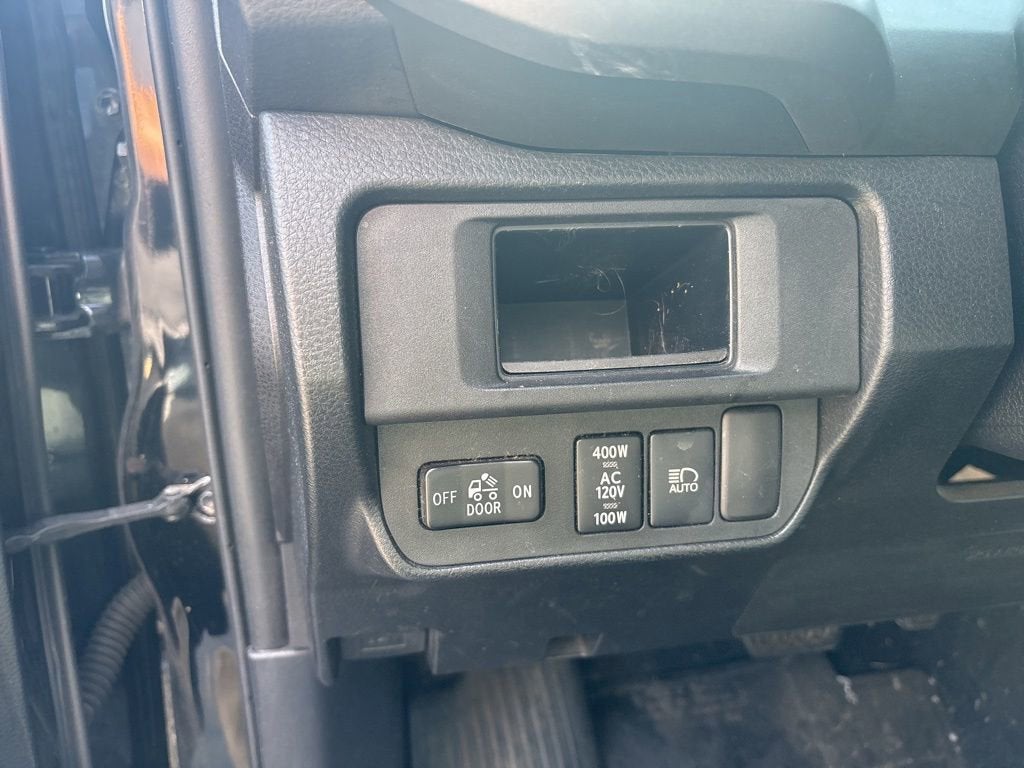 2018 Toyota Tacoma SR