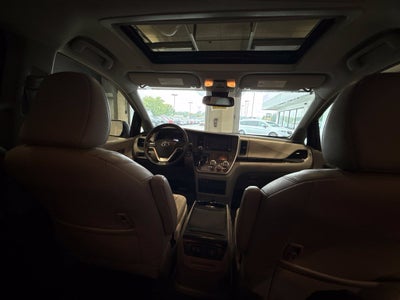 2020 Toyota Sienna XLE
