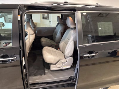 2020 Toyota Sienna XLE