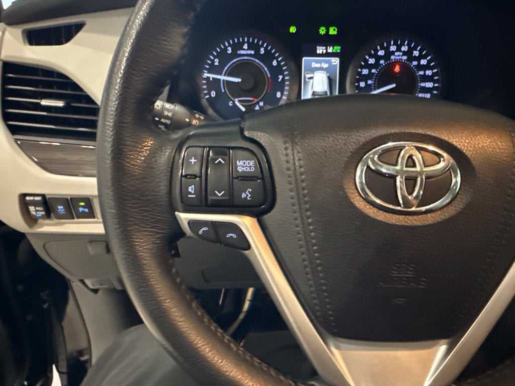 2020 Toyota Sienna XLE