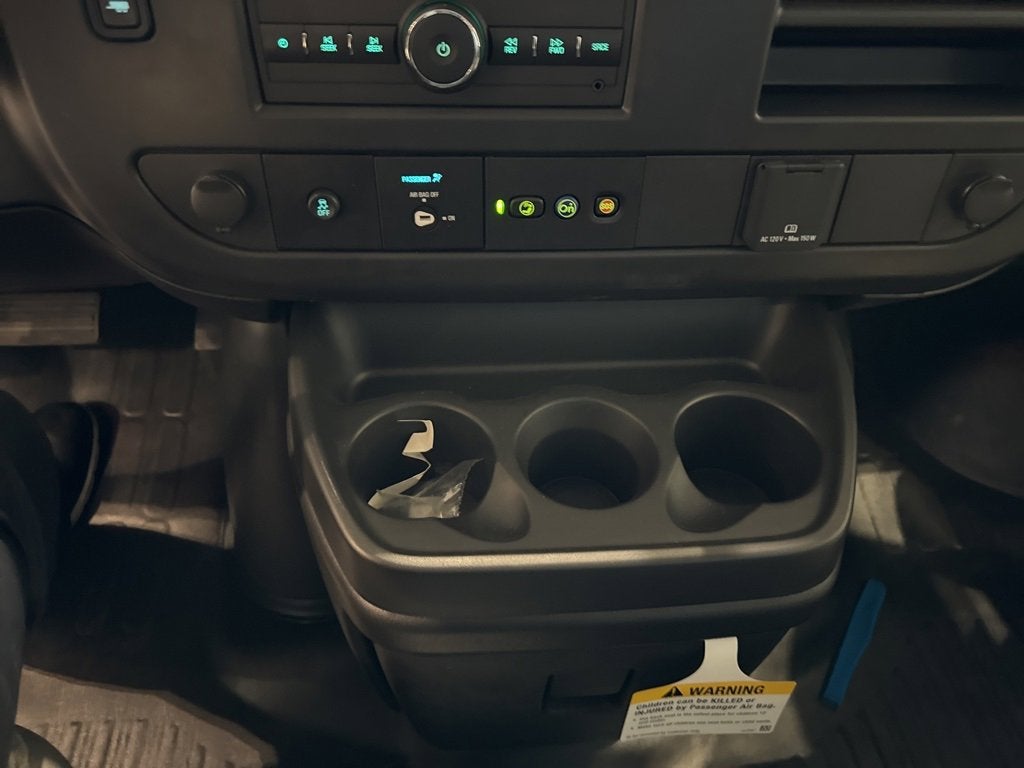 2025 GMC Savana Cutaway 3500 1WT