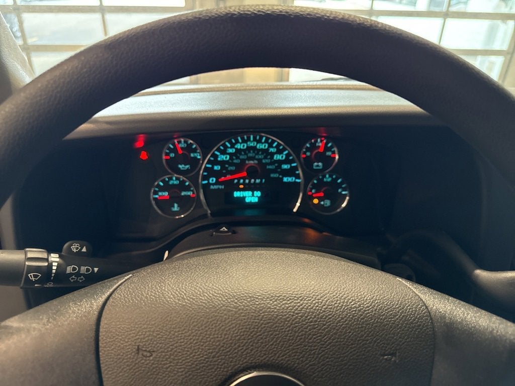 2025 GMC Savana Cutaway 3500 1WT